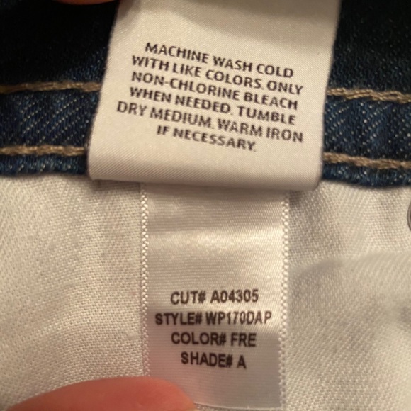 Hudson Premium Low Rise Bootcut Jeans. Size 25. 30 in inseam & Made in the USA. - Picture 8 of 10